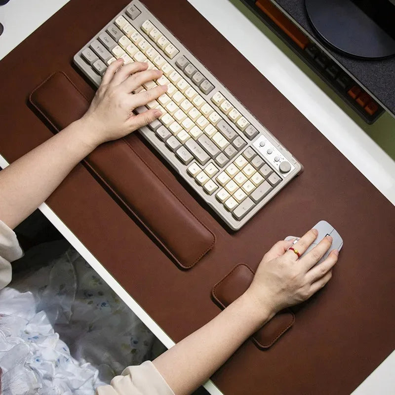 Conjunto Desk Pad em Couro com Apoio de Pulso 3-1