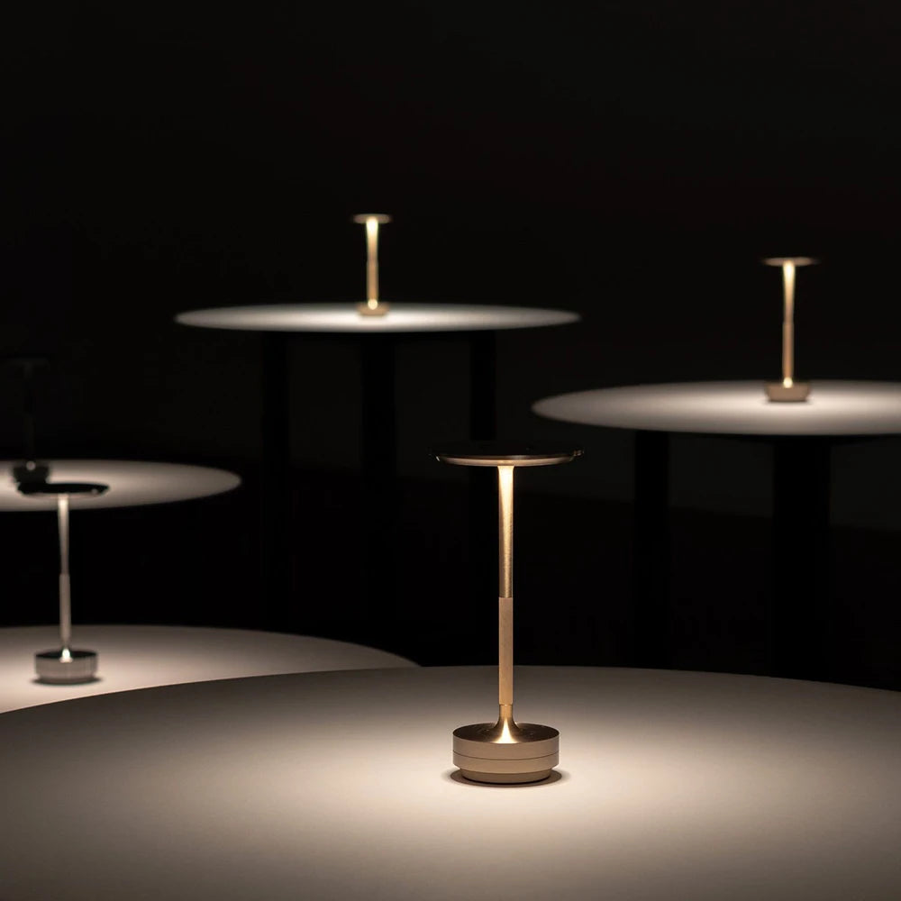 Luminária Recarregável em Alumínio e Cristal